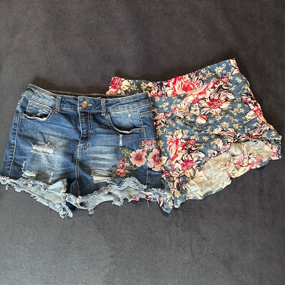 Women’s Floral Shorts Lot